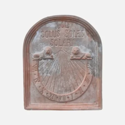 Meridiana realizzata in terracotta toscana